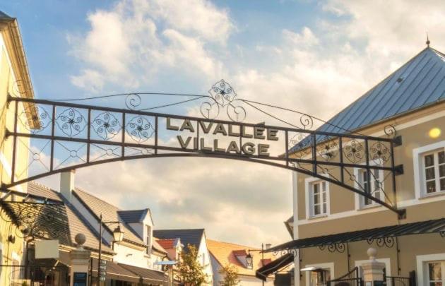 Suite Maximilien Near Disneyland Bussy-Saint-Georges Exterior foto